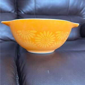 Vintage Pyrex Cinderella mixing bowl